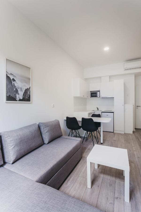 Mika Apartment And Studios Zagreb Exterior photo